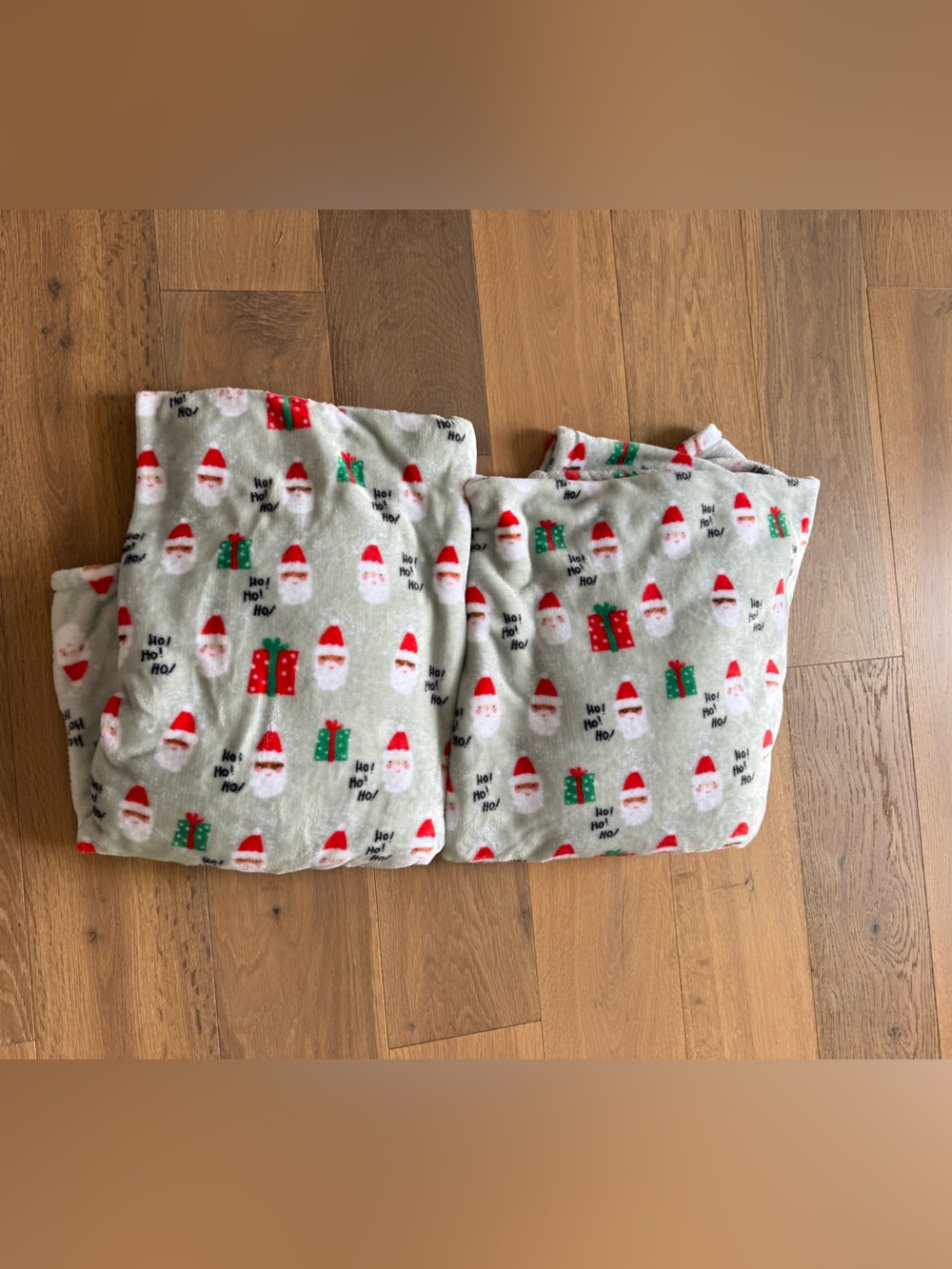 Set of 2 Christmas Blankets - The Big One